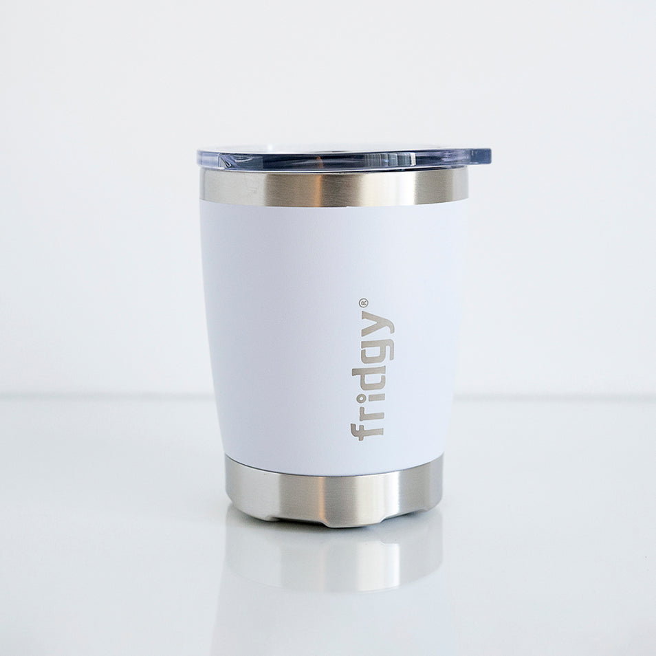 Fridgy Mini Sipper Tumbler in Arctic White – Double-wall insulated stainless steel tumbler designed to keep drinks hot or cold for hours.