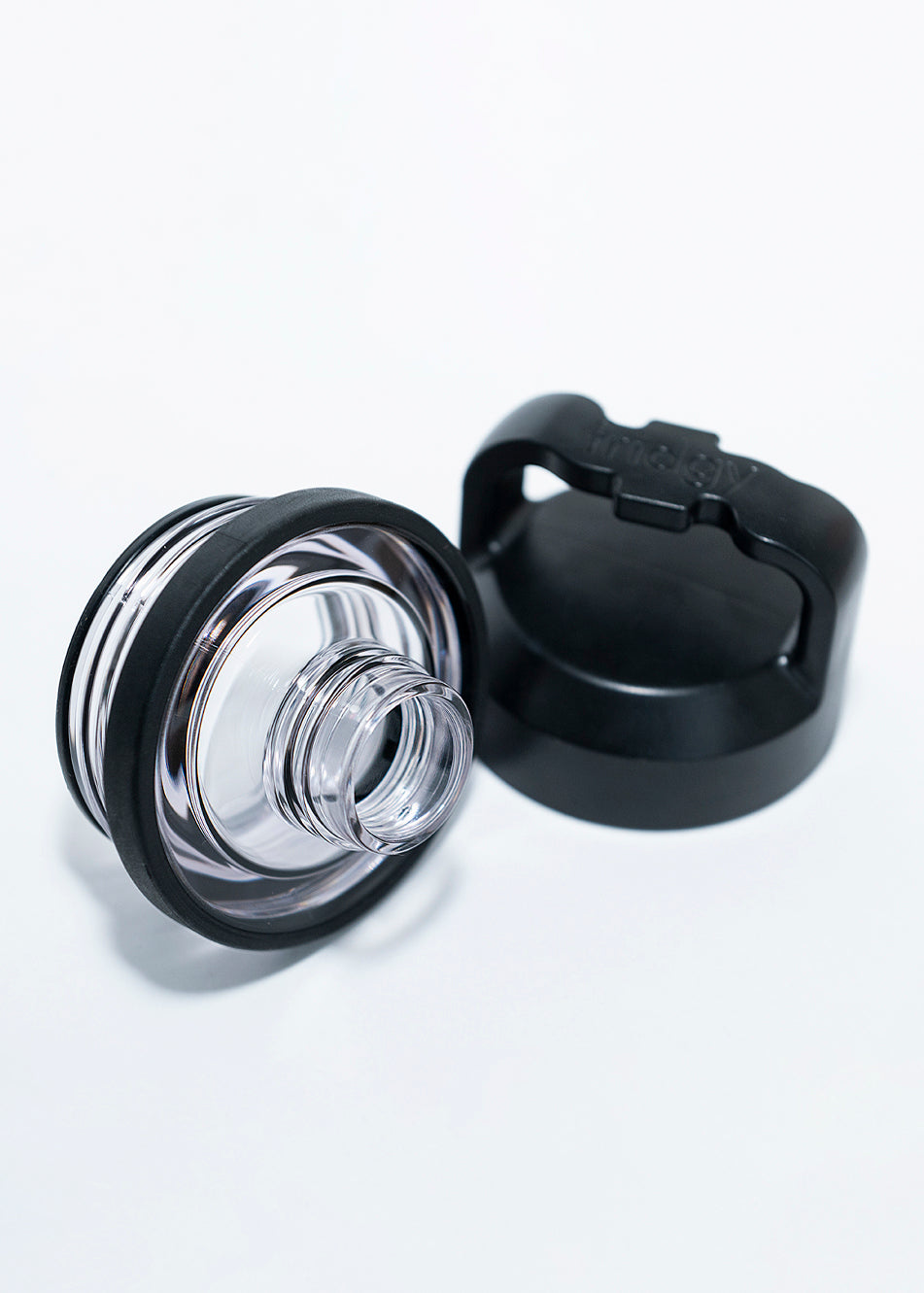 Fridgy Guzzler Lid Set displayed in its two separate pieces – High-flow, easy-drink lid designed for Fridgy insulated bottles, offering convenience and durability.