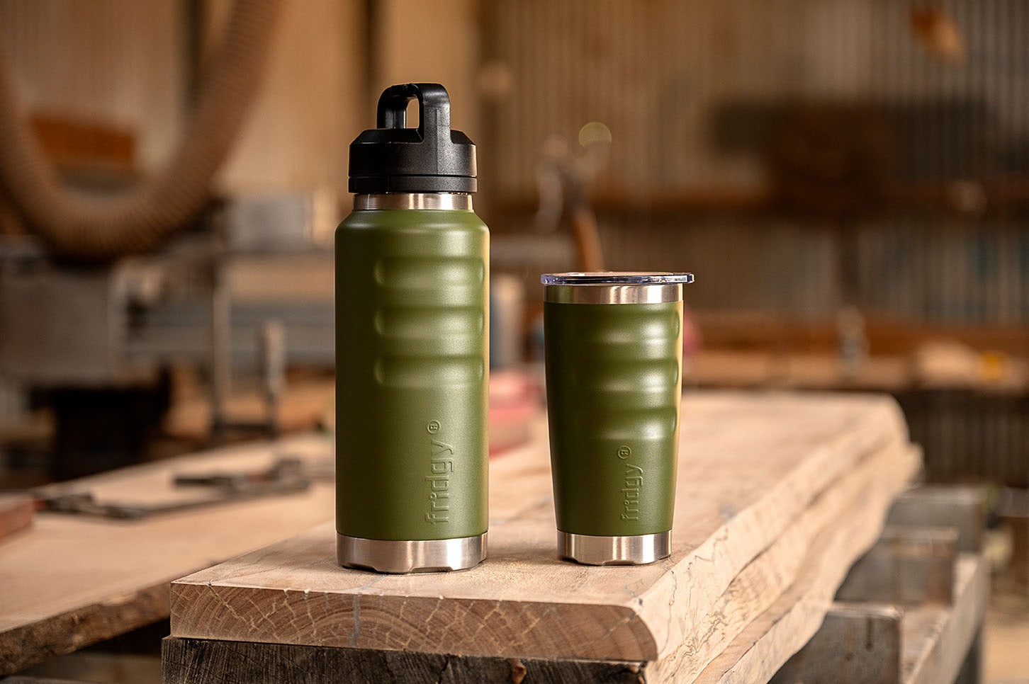 Fridgy 780ml Grip Range Bottle and 600ml Grip Range Tumbler – Triple-wall insulated stainless steel water bottle alongside a double-wall insulated tumbler, designed for hot and cold drinks on the go.