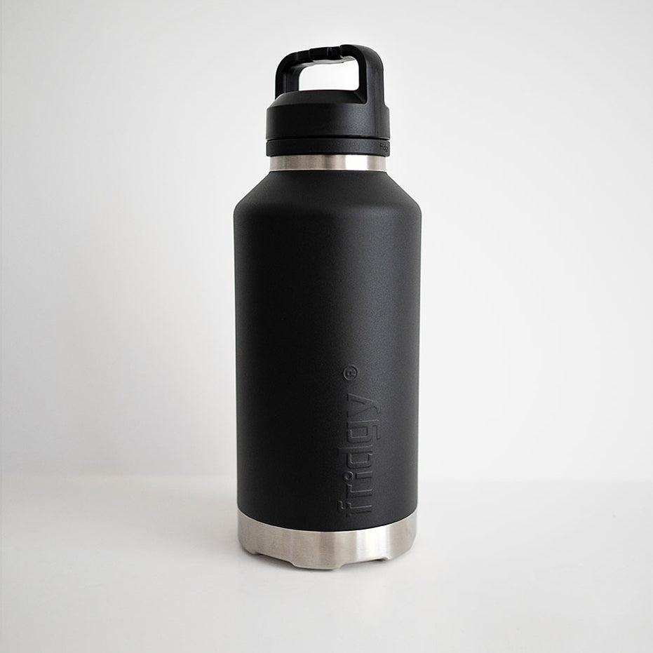 Fridgy All-Dayer Bottle in Black – Double-wall vacuum insulated stainless steel water bottle designed for all-day hydration and durability.
